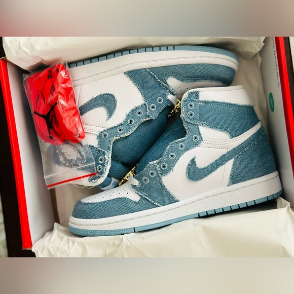 Brand New, Size 6.5 Women’s - Jordan 1 High OG Denim 2022 - Picture 5 of 8